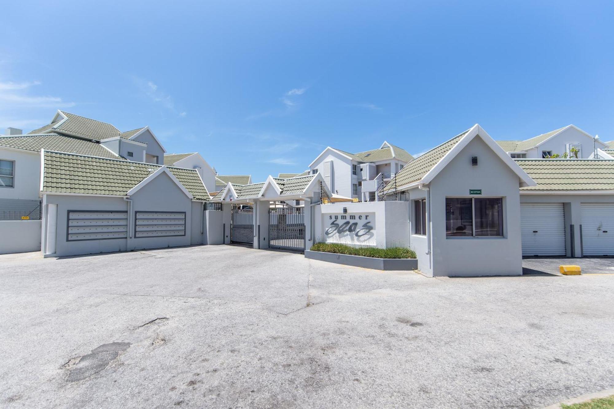Summerseas Beach Living Порт-Элизабет Экстерьер фото
